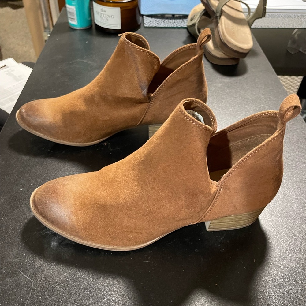American Eagle ankle boots